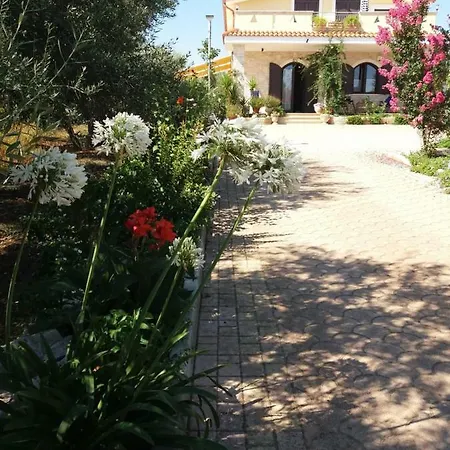 Calendula Villa